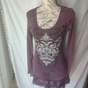 Source Unknown Plum Long Sleeve Scoop Neck Lace Hem Top with Front Embellishment